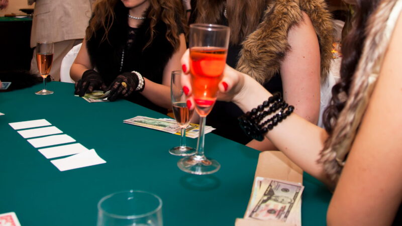 The Ultimate Guide to Live Blackjack: Bringing the Casino Floor to Your Screen